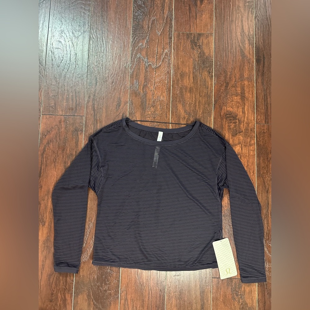Lululemon Lean In Long Sleeve size 4 Boysenberry